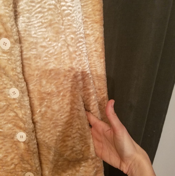 Beautiful cream coat/SOLD on other platform - Picture 3 of 4